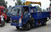 O caminhão profissional do transporte do encanamento montou o tipo de movimentação do guindaste 4×2
