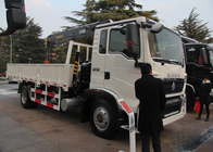 Caminhão resistente guindaste montado 5 toneladas de SINOTRUK para o saneamento da paisagem