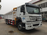 O caminhão de HOWO montou o guindaste móvel 5 toneladas de 4X2 LHD ZZ1127G4215C1