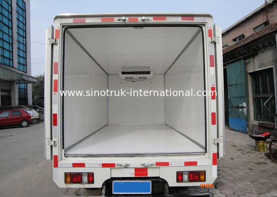 Os alimentos congelados de grande resistência RHD 8×4 refrigeraram de baixo nível de ruído de 40 toneladas dos caminhões e das camionetes