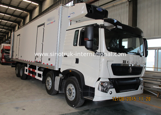 Os alimentos congelados de grande resistência RHD 8×4 refrigeraram de baixo nível de ruído de 40 toneladas dos caminhões e das camionetes