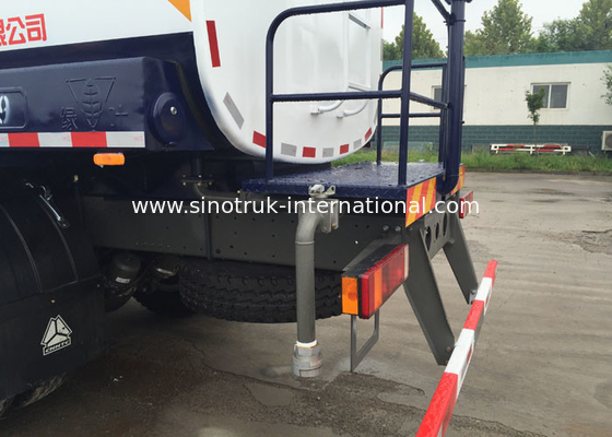 Molhe polvilhar o caminhão de tanque SINOTRUK HOWO LHD 6X4 18CBM para a pulverização do inseticida