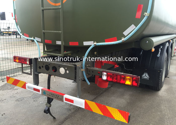 Caminhão de petroleiro estável SINOTRUK do combustível HOWO 30 - 40 toneladas para o transporte 8X4 RHD do óleo