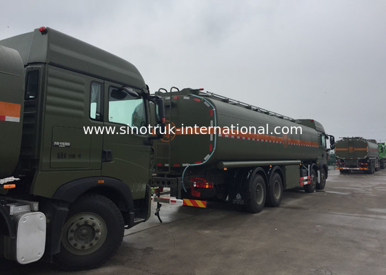 Caminhão de petroleiro estável SINOTRUK do combustível HOWO 30 - 40 toneladas para o transporte 8X4 RHD do óleo