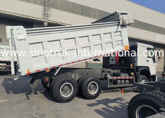 Sinotruk Howo Carrinho de descarga 380Hp 6 × 4 20CBM Branco Com Tarpaulin Automático