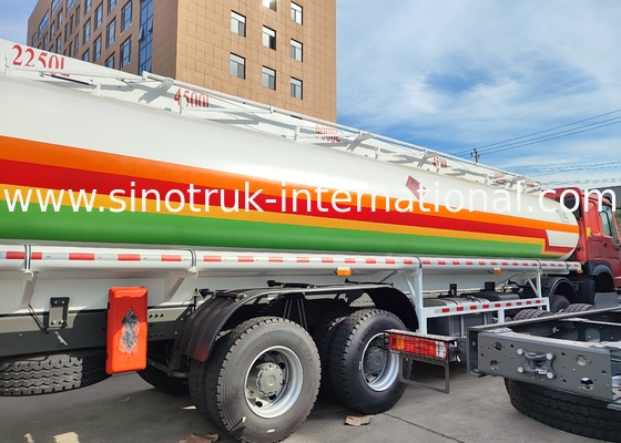 SINOTRUK HOWO Vermelho 380HP 8×4 12 rodas Caminhão de tanque de óleo de alta capacidade