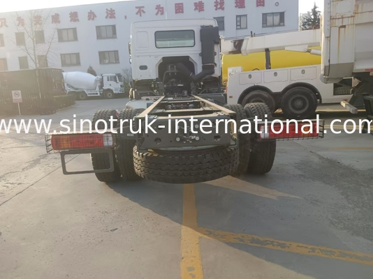 SINOTRUK HOWO Chassis de camião de carga 16-20 toneladas 4X2 LHD 300HP