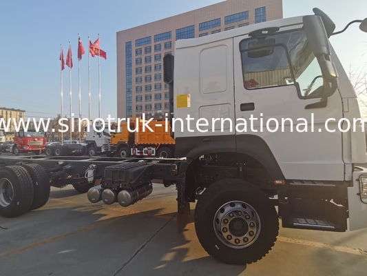SINOTRUK HOWO LHD 6X4 400 HP Chassis de um petroleiro de água