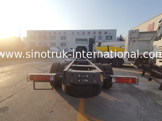 SINOTRUK HOWO LHD 6X4 400 HP Chassis de um petroleiro de água
