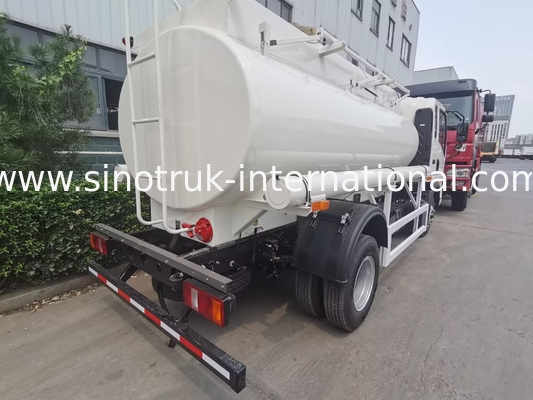 SINOTRUK HOWO 4X2 6 rodas Caminhão de tanque de óleo 5-6CBM