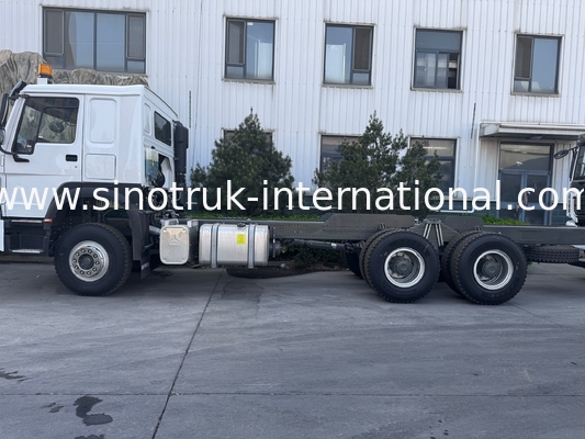 SINOTRUK HOWO Chassi de caminhão SINOTRUK Motor371HP 6 × 4 RHD Com luz de aviso Usado em camião de descarga camião de carga camião de água