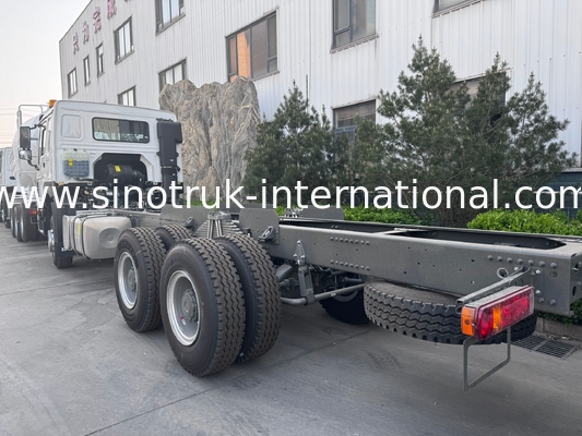SINOTRUK HOWO Chassi de caminhão SINOTRUK Motor371HP 6 × 4 RHD Com luz de aviso Usado em camião de descarga camião de carga camião de água