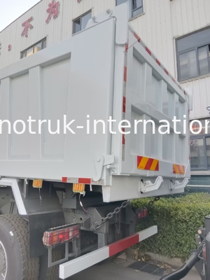 2 Passageiros Sinotruk Hohan Tipper Dump Truck Weichai Motor 6 × 4 LHD 380HP Com transmissão manual
