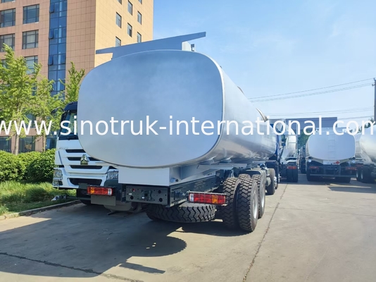 Caminhão de Combustível HOWO 8*4 400HP LHD para serviço pesado 40CBM Sistema de Tanque Duplo para Distribuição de Combustível de Longo Alcance