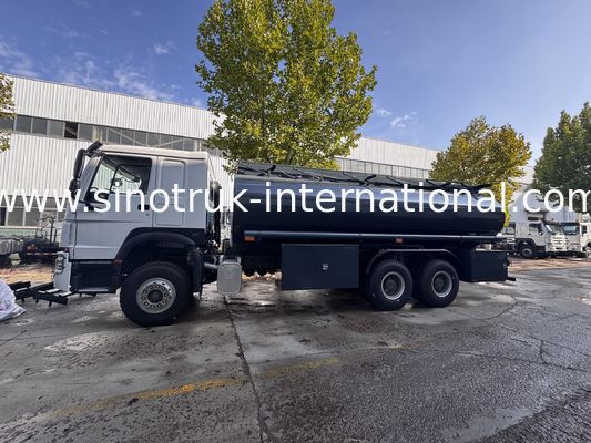 SINOTRUK HOWO 6×4 10 wheels Oil Tank Truck 371HP 20CBM With fuel dispenser The color can be customized