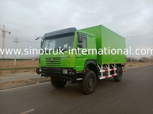 Caminhão pesado SINOTRUK com tração 4X4 LHD, tanque de carga de 5000*2300*2300 mm e capacidade de eixo traseiro de 16T para transporte de carga pesada Verde