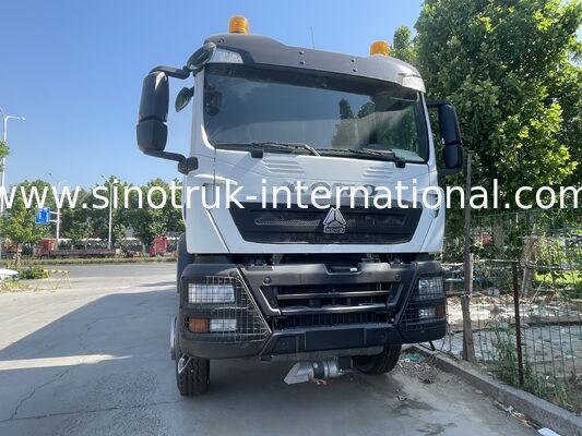 HOWO 8X4 Tanque de armazenamento de óleo de petróleo Caminhão de entrega de combustível 35CBM Duas luzes de aviso Com pistola de tubo