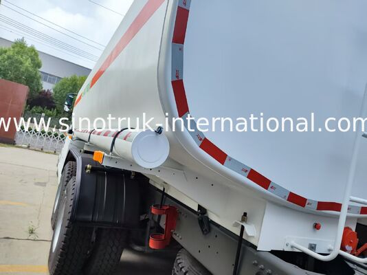 White HOWO TX 6×4 Carrinho de Transporte de Combustível 336HP∙ 25CBM Tanque de Combustível, Desempenho de Transporte Estável