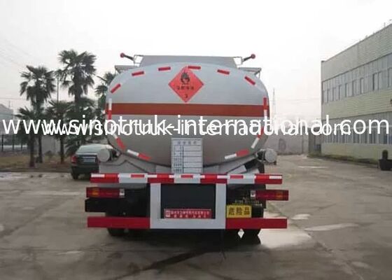 SINOTRUK HOWO 16-20CBM Caminhão-tanque de combustível 6X4 LHD 290HP Caminhão-tanque de petróleo Euro2