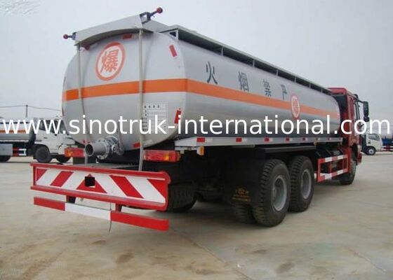 SINOTRUK HOWO 16-20CBM Caminhão-tanque de combustível 6X4 LHD 290HP Caminhão-tanque de petróleo Euro2