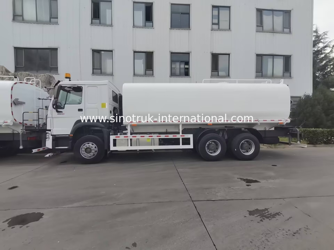 Sinotruk HOWO Caminhão de tanque de água 6x4 RHD branco ZZ1257V4347B1 Com função de descarga de alta pressão