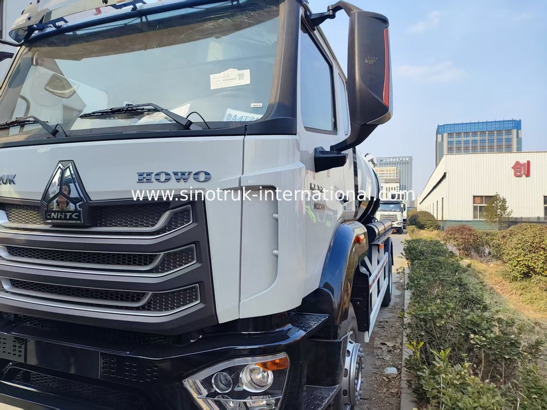 HOWO 300HP 10CBM 4x2 camião de sucção de esgoto: potência pesada, limpeza de precisão e eficiência incomparável