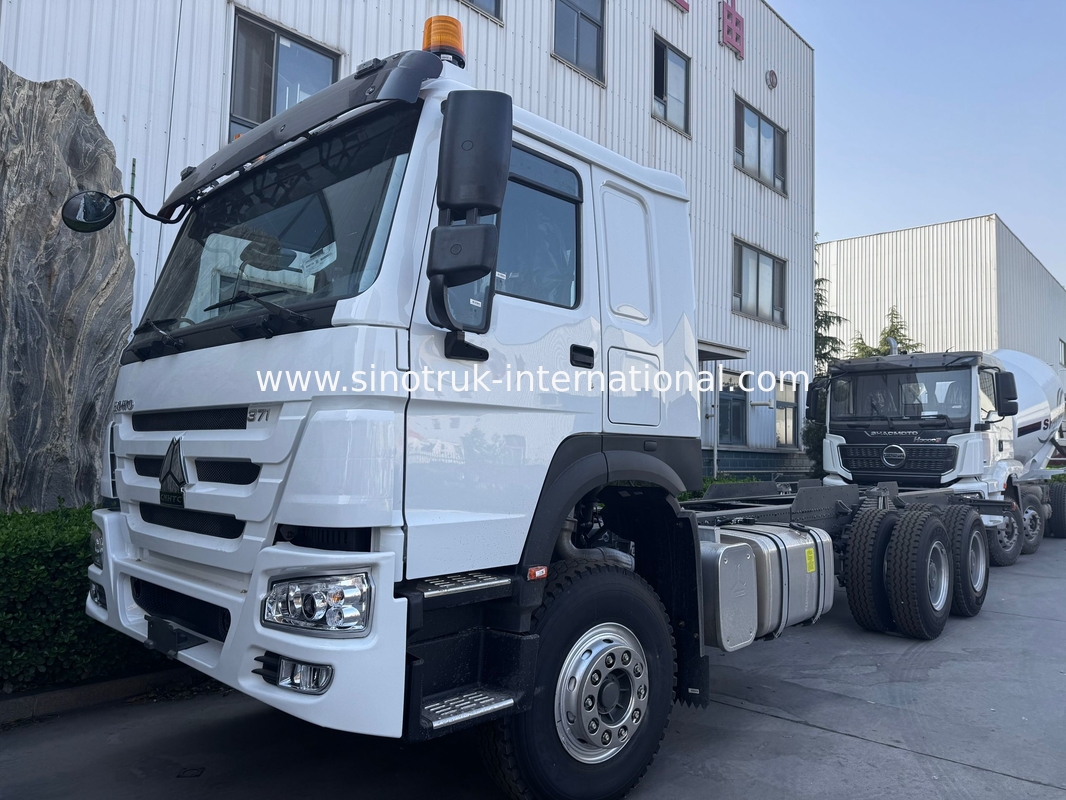 SINOTRUK HOWO Chassi de caminhão SINOTRUK Motor371HP 6 × 4 RHD Com luz de aviso Usado em camião de descarga camião de carga camião de água