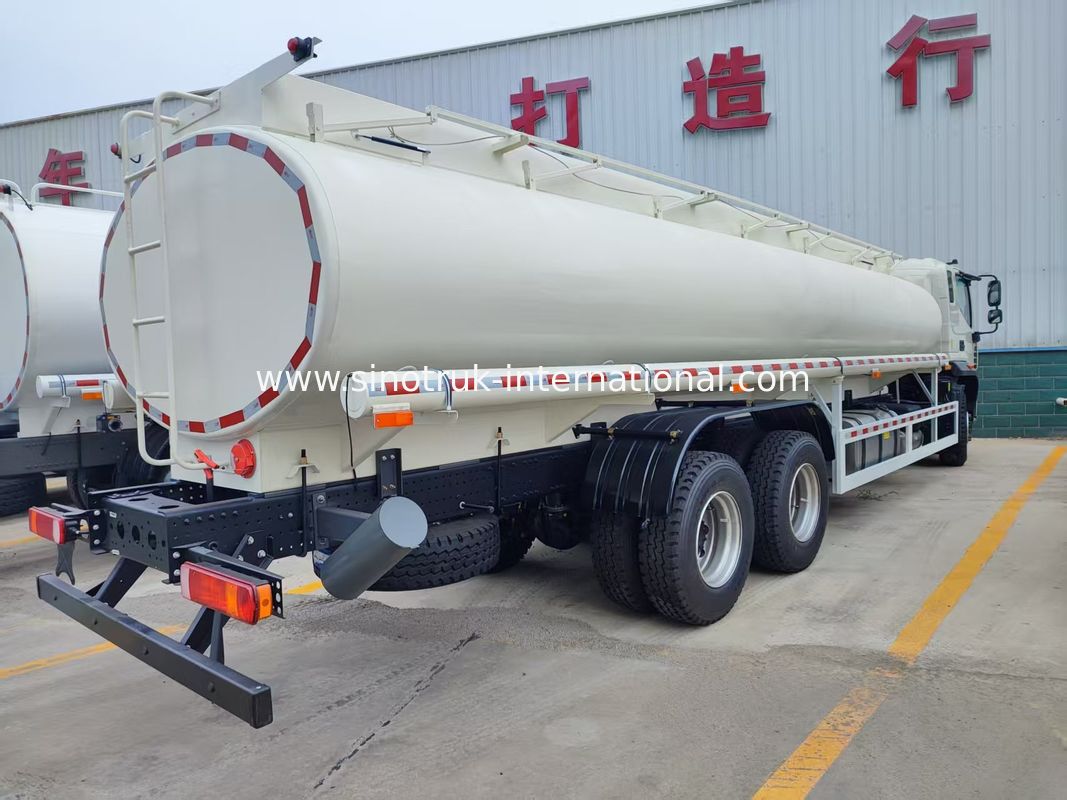 Tanque de água branco 30CBM (6×4, 380HP, direção à esquerda): principais vantagens para o transporte de fluidos