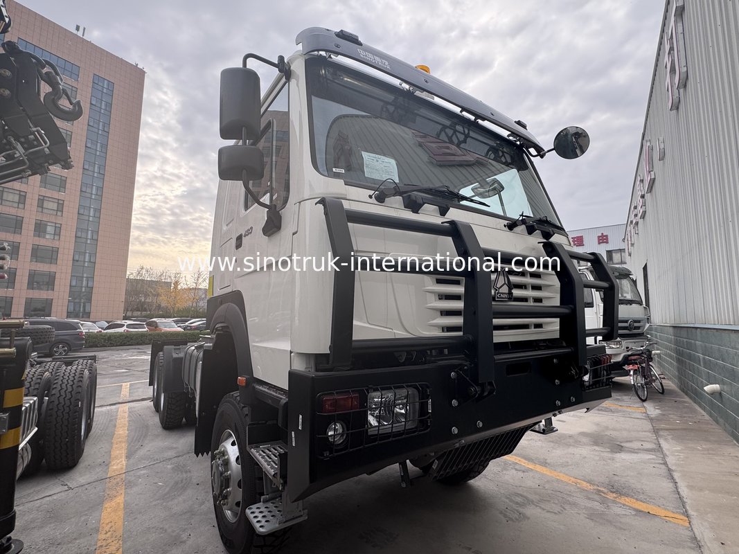 SINOTRUK HOWO Ghost Face cab Tractor Truck  6X6 Euro 2  430 HP Military bumper White