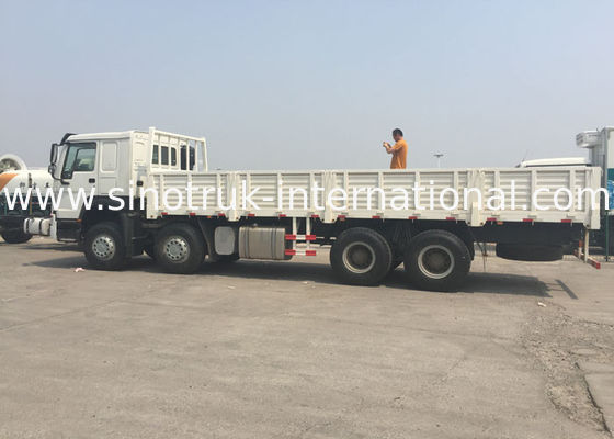 Diesel Engine Cargo Truck SINOTRUK HOWO HW76 Cabin 30 - 60 Tons Top Configuration