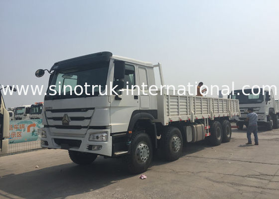 Diesel Engine Cargo Truck SINOTRUK HOWO HW76 Cabin 30 - 60 Tons Top Configuration
