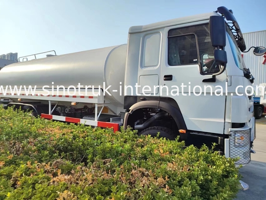 Consumo de combustível alto do caminhão de tanque do óleo dos cavalos-força 400HP HOWO de LHD 6×4 10wheels baixo